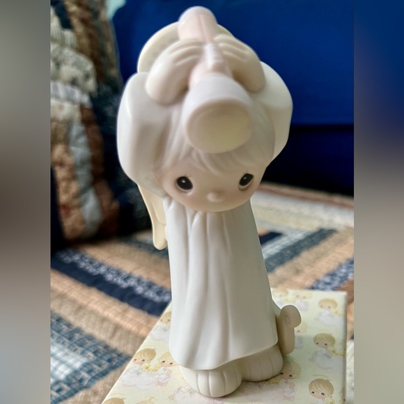 Enesco Precious Moments Figurine - Picture 1 of 8